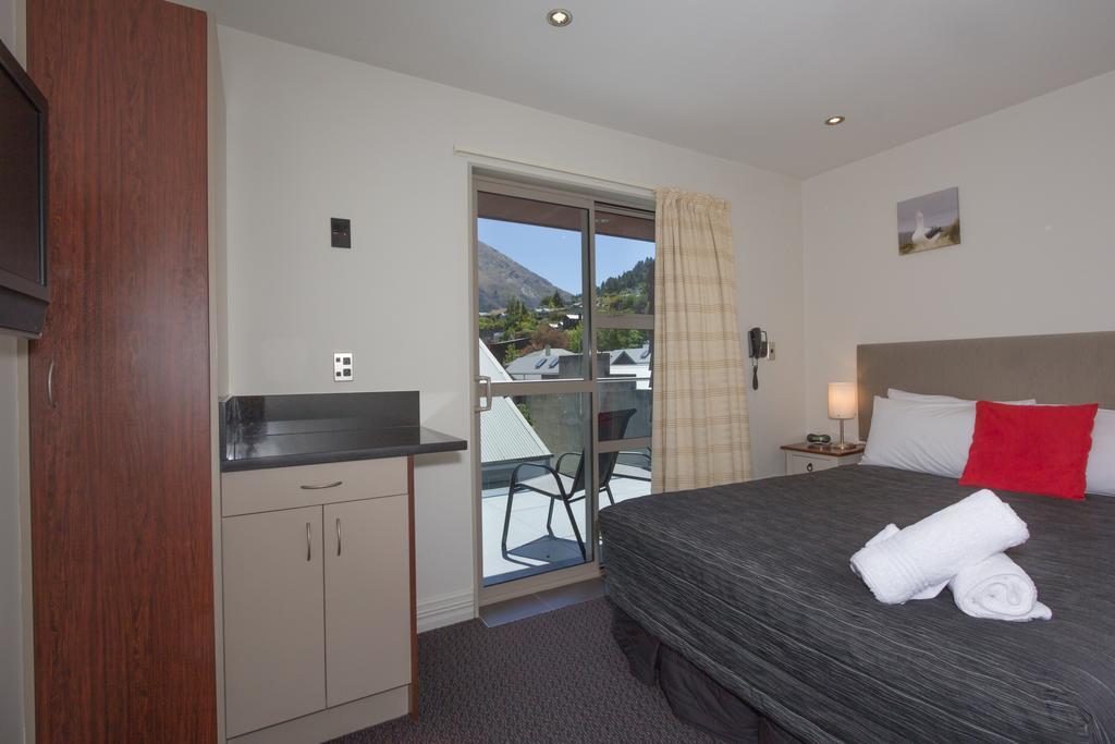 Autoline 4* Queenstown